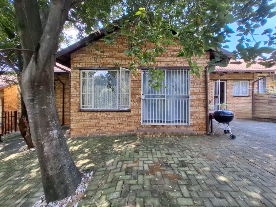 4 Bedroom Property for Sale in Safari Gardens North West